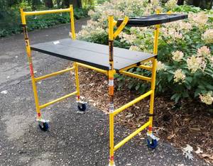 lot 128 image: Metaltech Rolling Scaffolding