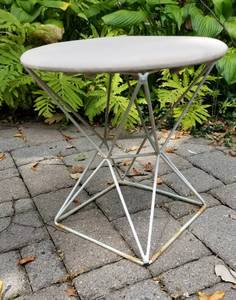 lot 64 image: Retro Vintage Metal Steel Rod Side Table Stool