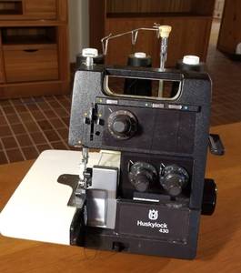 lot 123 image: Husqvarna Huskylok 430 Serger