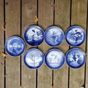 lot 141 image: Delft Blue Christmas Plates