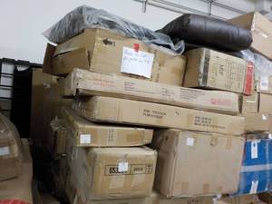 lot 32 image: Pallet of Furniture some for parts...