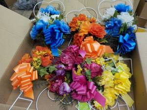 lot 62 image: Artificial Flowers on Wire Heart St...