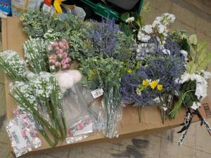 lot 81 image: Large Lot of Artificial Flowers and...