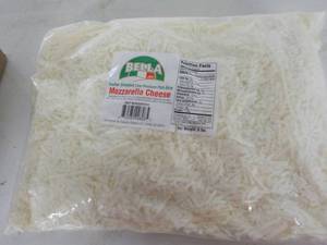 lot 127 image: 5 lb. Bag Refrigerated Bag Mozzarel...