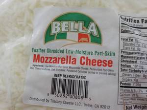 lot 128 image: 5 lb. Bag Refrigerated Bag Mozzarel...