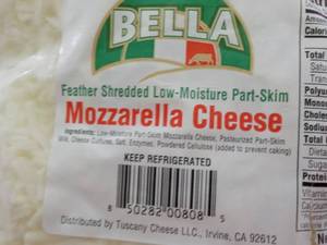 lot 131 image: 5 lb. Bag Refrigerated Bag Mozzarel...