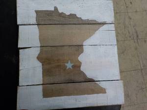 lot 203 image: MN Wood Dcor 15 x 17...