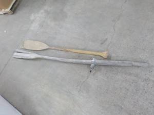 lot 207 image: 2 Wood Oars...