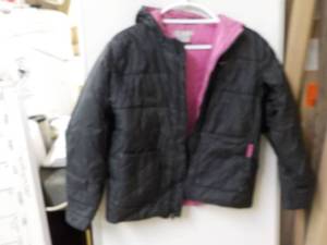 lot 226 image: UnderArmour Girls Like new size L J...