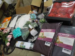 lot 228 image: Household Dcor Lot...
