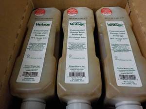 lot 298 image: 3 - 3.5 Liter Jugs Citrus Works Con...