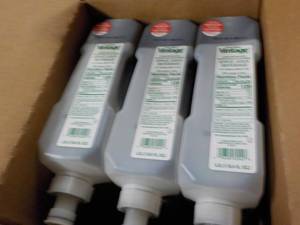lot 302 image: 3 - 3.5 Liter Jugs Citrus Works App...