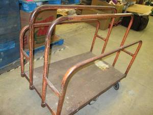 lot 504 image: Commercial grade cart on wheels, makes nice sharp turns
