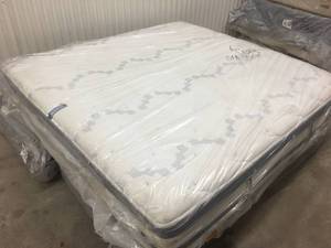 lot 15 image: Brand New Simmons King BeautyRest Recharge Shakespeare Luxury Firm Mattress