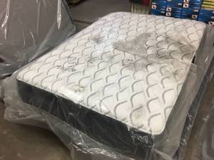 lot 1 image: Brand New Sealy Response Performance Attendance Plush Pillowtop Full Mattress