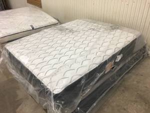 lot 10 image: Brand New Sealy Response Performance Curtain Call Plush Pillowtop Queen Mattress