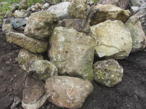 lot 4 image: Fieldstone, 4 to 20, one loader b...