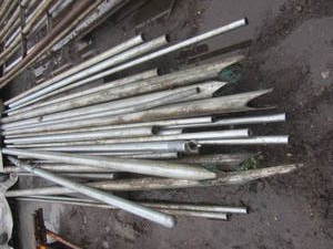 lot 35 image: Galvanized pipe for fencing, 3 pos...