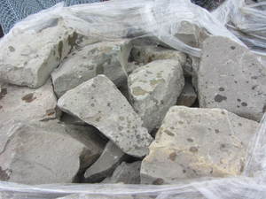 lot 45 image: Mixed limestone, pallet approx 2ft ...