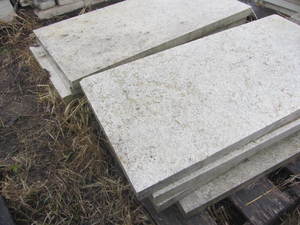 lot 73 image: Limestone pavers 36x18, qty 8...