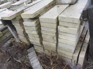 lot 76 image: Limestone pavers 30x6, qty 60...