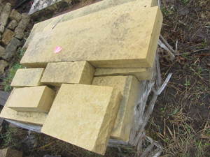 lot 81 image: Mankato Kasota wall caps 51x12x4...