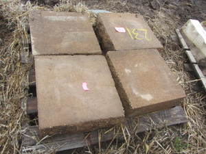 lot 231 image: Concrete blocks, 16x16x6, qy 4...