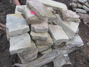 lot 253 image: Chilton pavers flagstone pieces...