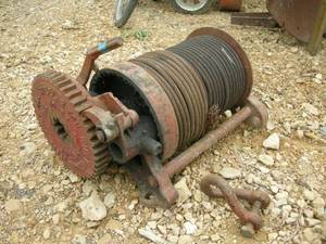 lot 14 image: Heavy Duty 2 Ton Winch