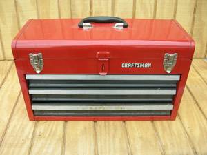 lot 68 image: Craftsman Tool Box