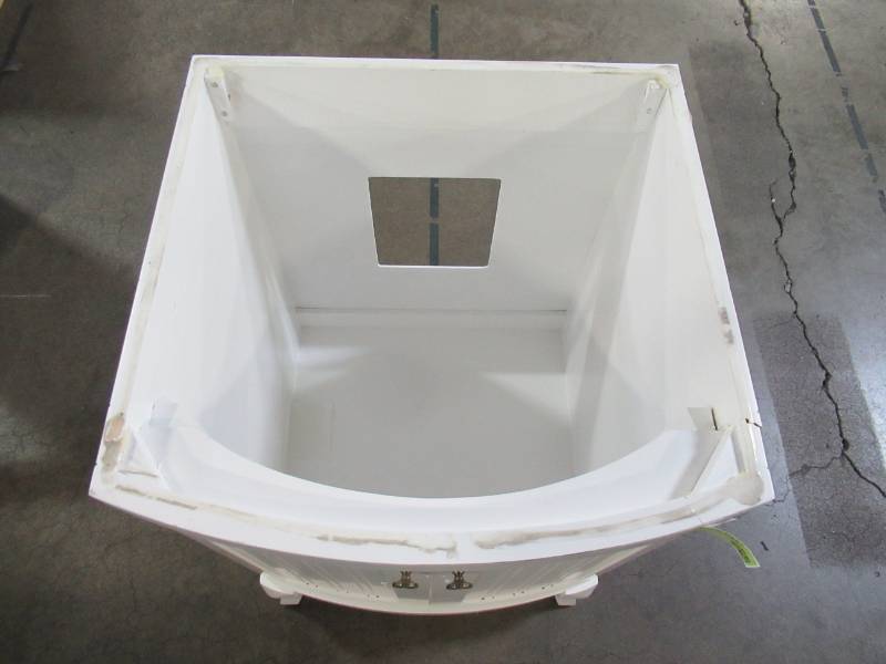 lot 202 image: Roswell Verona 24 in. W x 23 in. D x 35 in. H Vanity in White 717024-WH-CA-NM