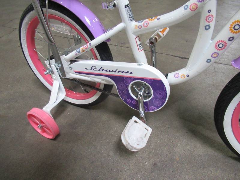 Schwinn 16 Bloom Girls Bike White S7625WMADS MN HOME OUTLET BURNSVILLE 152 SATURDAY PICK UP ONLY 10 00AM 2 00PM NO EXCEPTIONS K BID