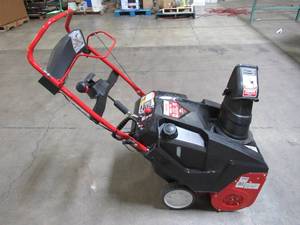 lot 3 image: Troy-Bilt XP Squall 2160 XP 21-in Single-stage Gas Snow Blower 31AM2T6F711