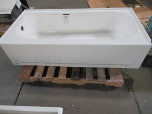 lot 231 image: Bootz Aloha 30 x 60 x 14 14 Standard Fit Left-Hand Drain in White. - Compatible Tile Kit in Lot 332