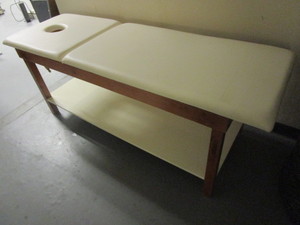 lot 110 image: MASSAGE TABLE