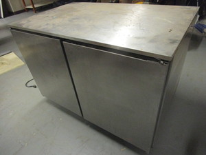 lot 113 image: COMMERCIAL ROLL-IN REFRIGERATOR