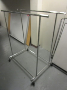 lot 120 image: GARMENT CART