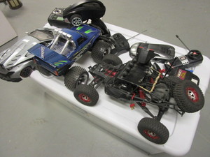 lot 160 image: ASSRTD. RADIO-CONTROLLED CARS