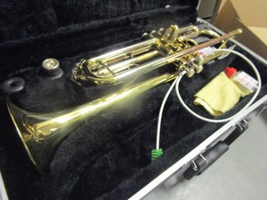 lot 162 image: TRUMPET, MOUNTING DREAM SPEAKER STAND