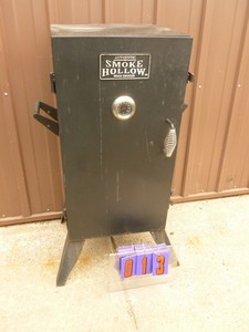 lot 13 image: Smoke Hollow electric smoker. Well used. Tested. As shown.