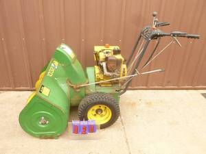 lot 20 image: John Deere 1032 Snow blower. Tested & works. Needs carb cover & a little tlc. As shown.