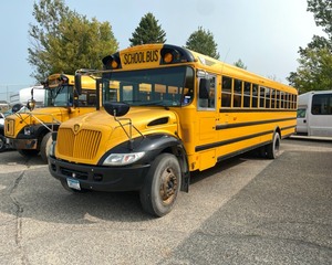 lot 8 image: 2005 IC School Bus