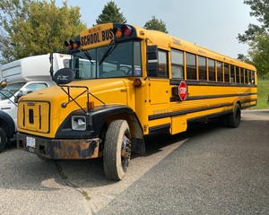 lot 6 image: 2005 Freightliner Thomas School Bus