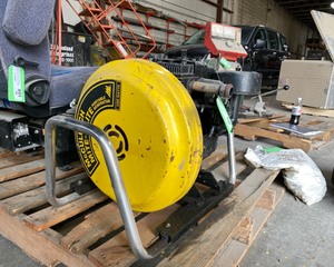 lot 14 image: McCulloch MITE-E-LITE Portable Generator