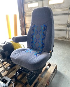 lot 16 image: Bus Passenger Seat