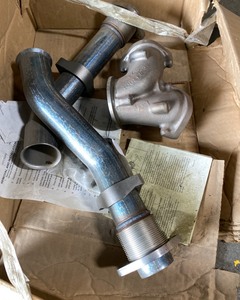 lot 19 image: International Exhaust Adapter Kit