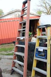 lot 52 image: Louisville Step Ladder 10