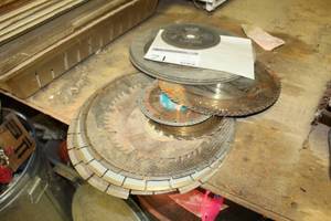 lot 71 image: SawGrinder Blades