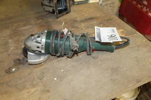 lot 106 image: Masterhand Grinder 5