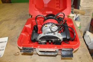 lot 104 image: Craftsman Router 315.175040, Case